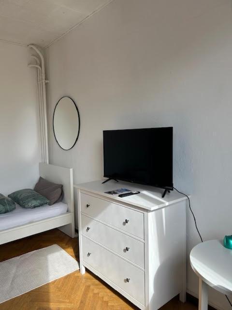 Stylish Apartment In The Heart Of Hamburg-Harburg Buitenkant foto